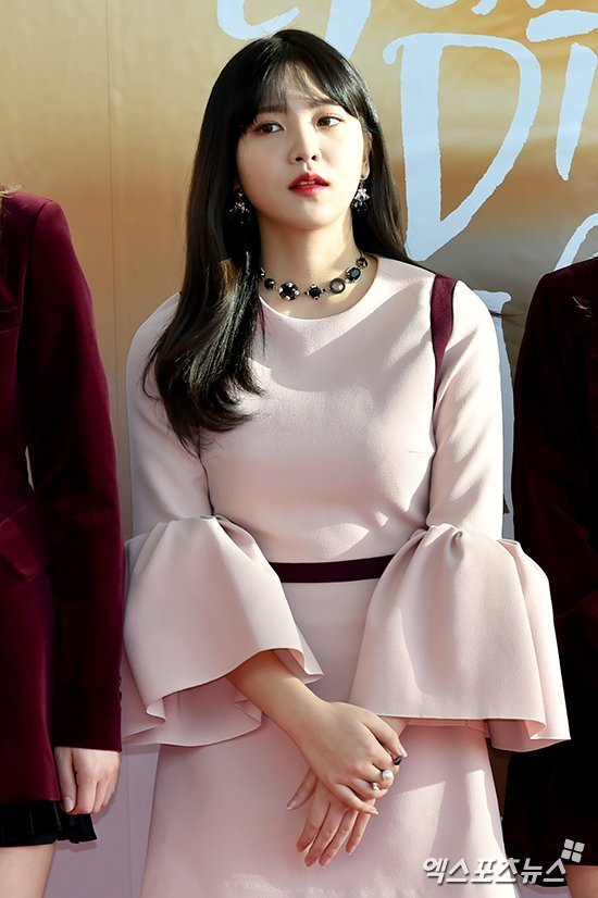 Redvelvet イェリ　ペンパトレカ red velvet イェリ(yeri)ペンミトレカ セレブ着用写真 - Red