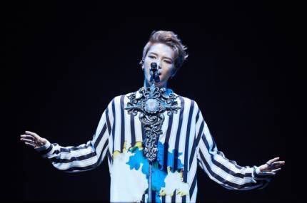 JYJ ジェジュン [シャツ] Haider Ackermann Grandad-Collar Double-Cuff Printed Silk  Shirt: おそろ主義。~序奏~